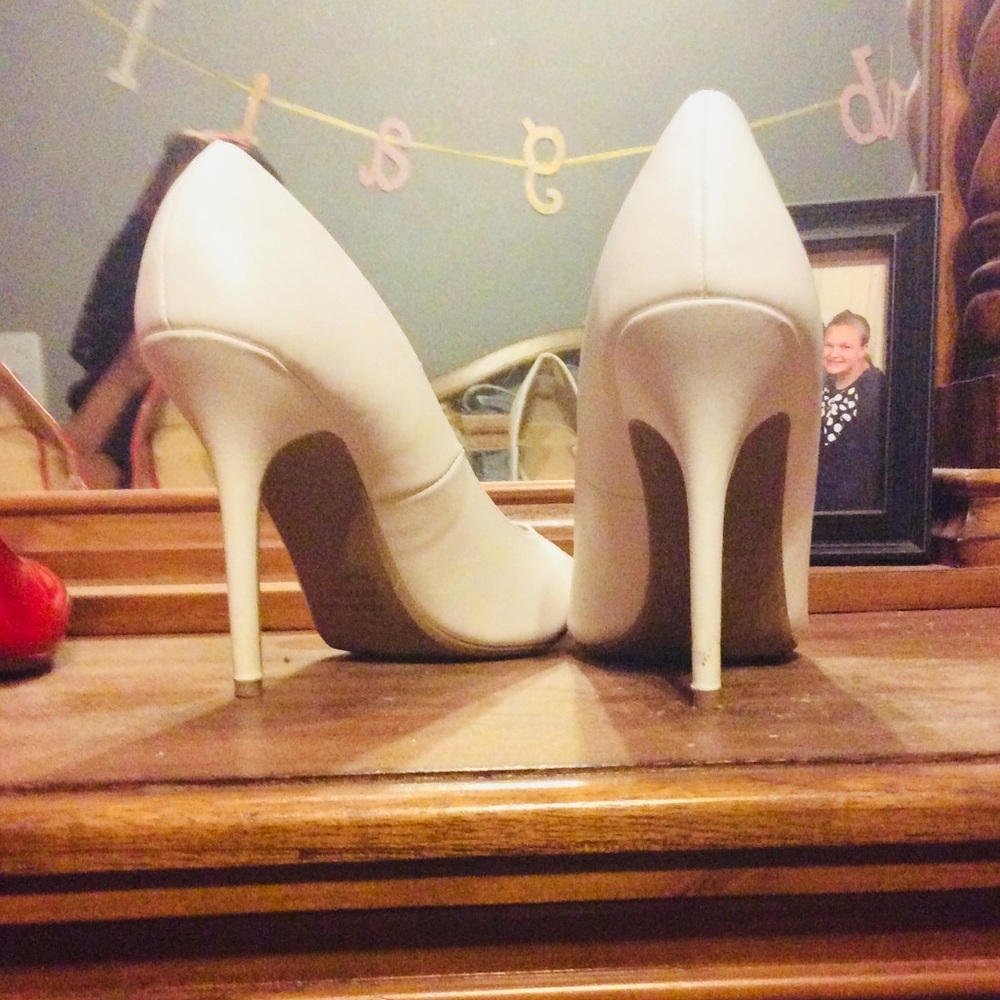 White pointy toe heels